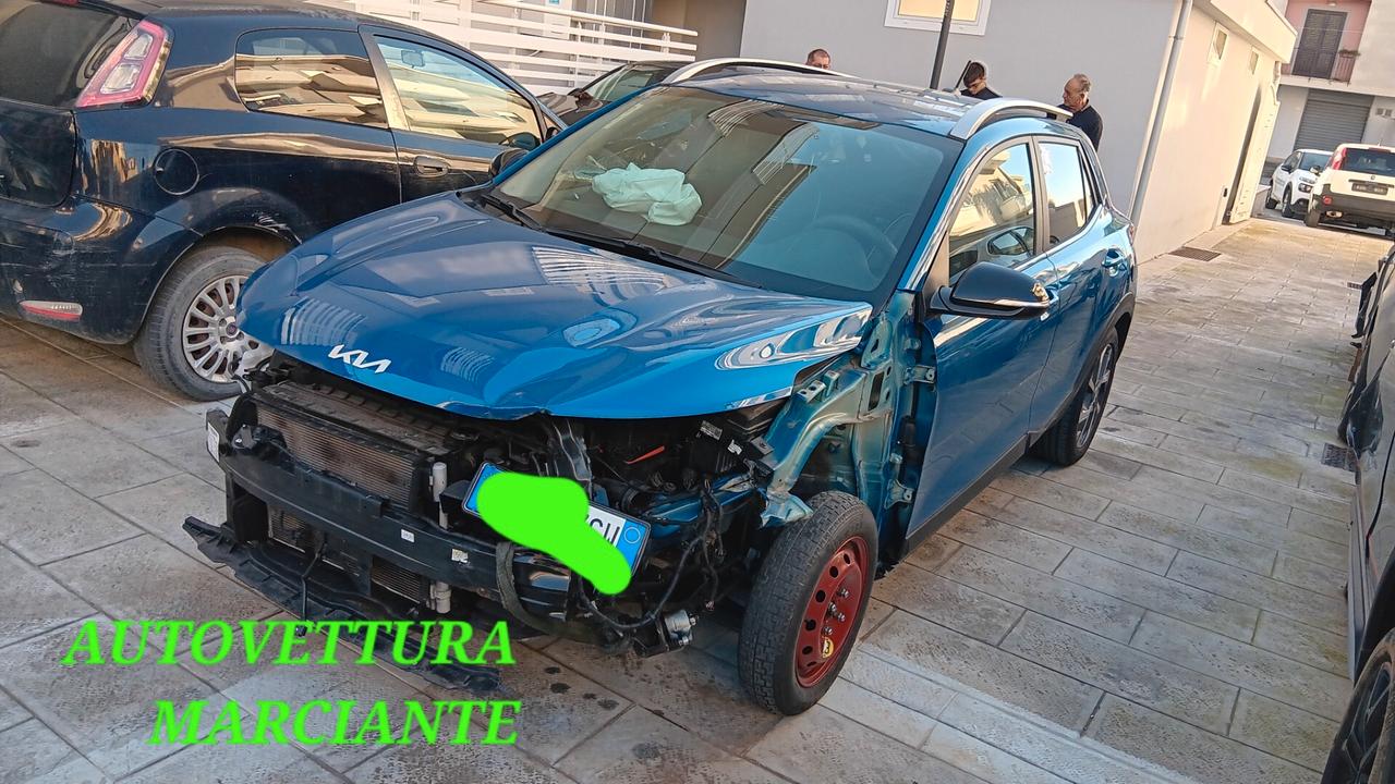 Kia Stonic GT Line incidentata sinistrata mondialcars 023