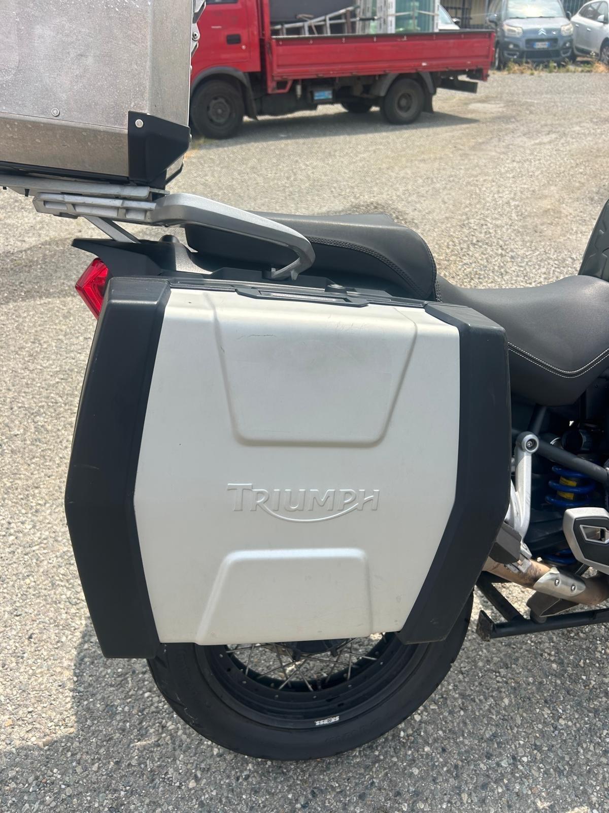 903 Triumph explorer 1200 del 2015 in saldo