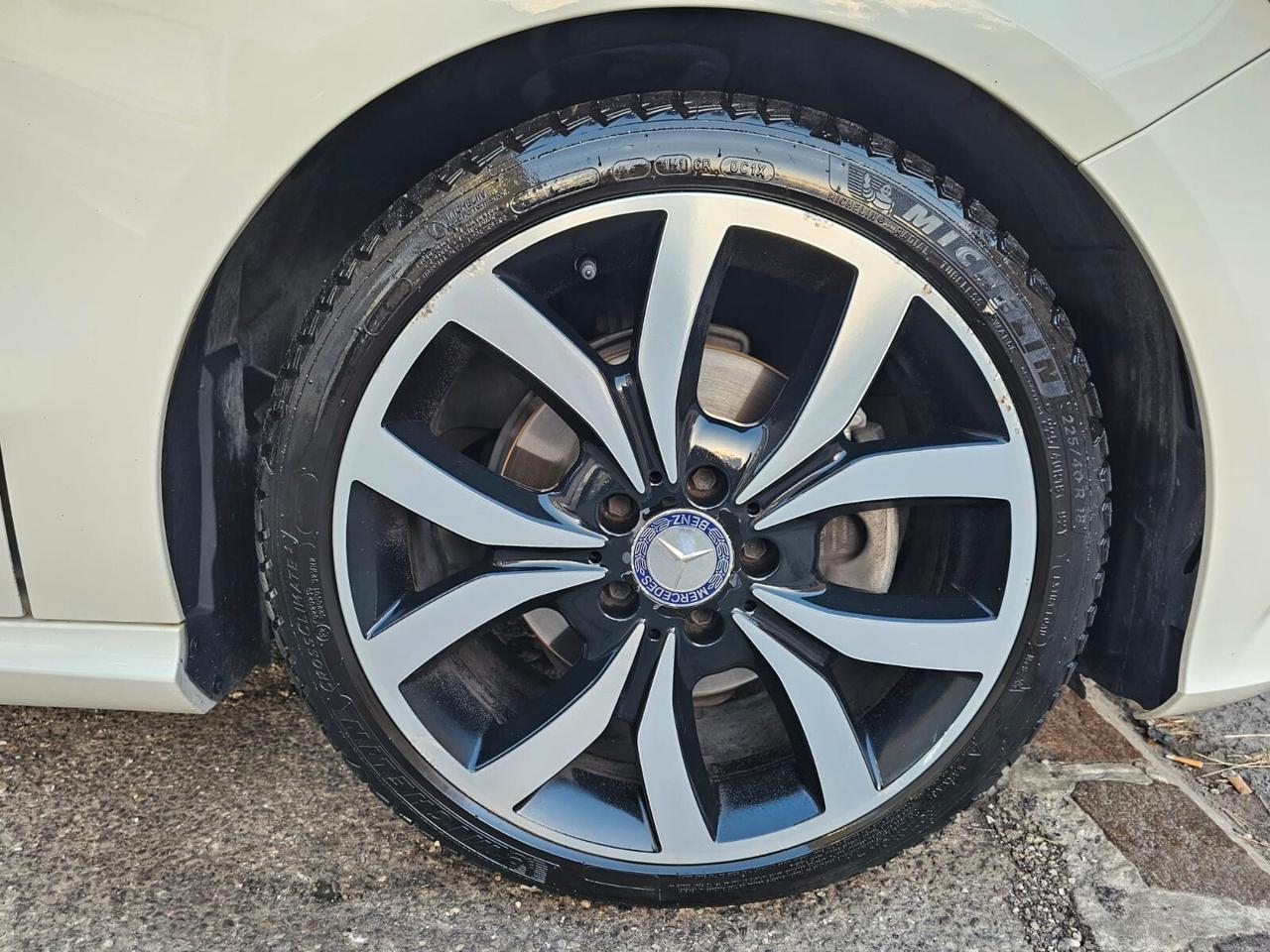 Mercedes-benz A 200 CDI 136cv Sport*Pelle*Bi-Xeno*18*Camera*