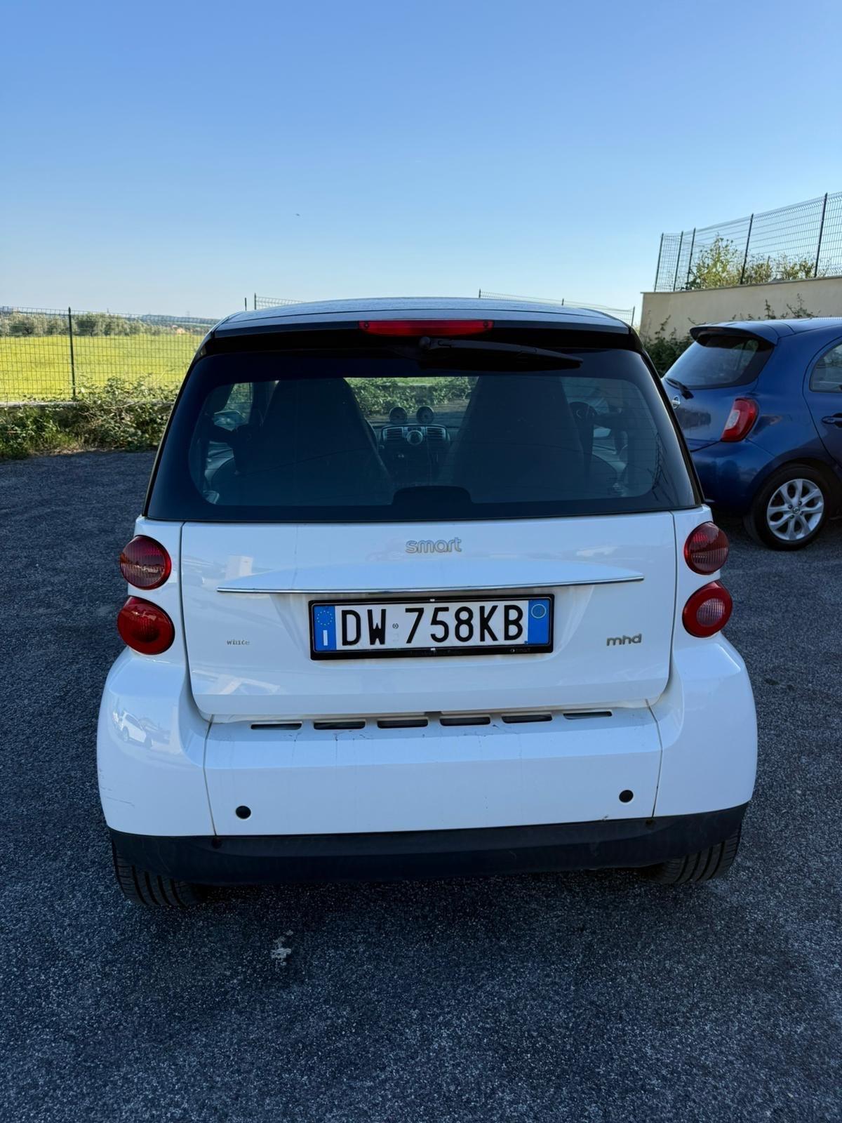 Smart ForTwo 1000 52 kW coupé pure