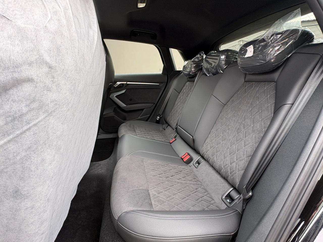 NEW Audi A3 SPORTBACK IDENTITY BLACK TDI 110 kW S tronic line edition TETTO APRIBILE