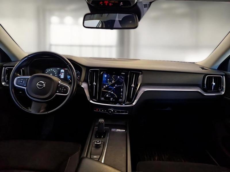 VOLVO V60 B4 D autom. Momentum Business WAGON