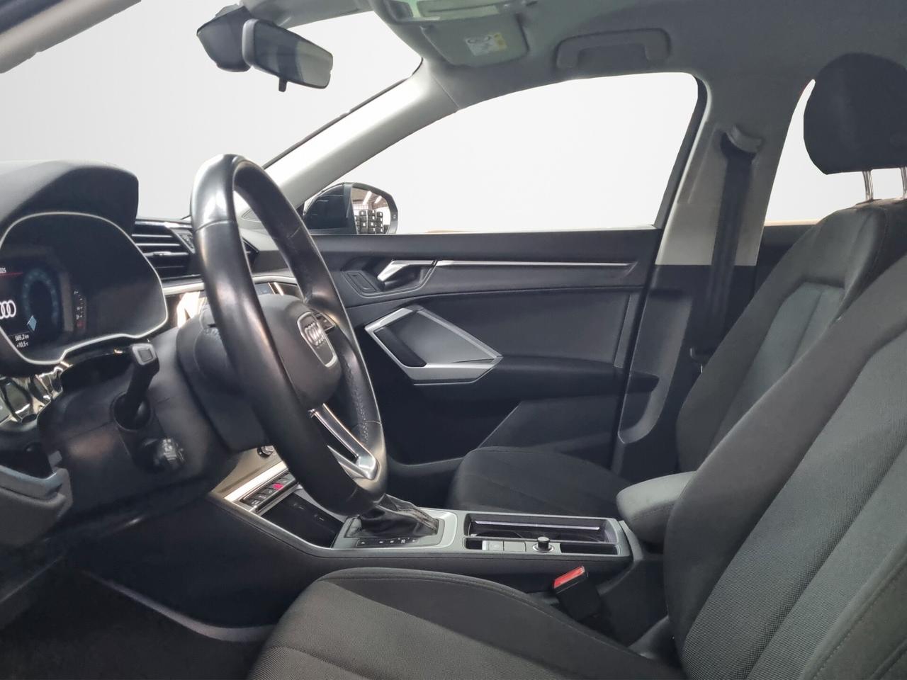 Audi Q3 SPORTBACK 45 TFSI e S tronic Business Plus