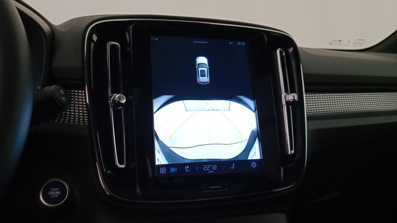 VOLVO XC40 2.0 b3 Ultra Black Edition auto