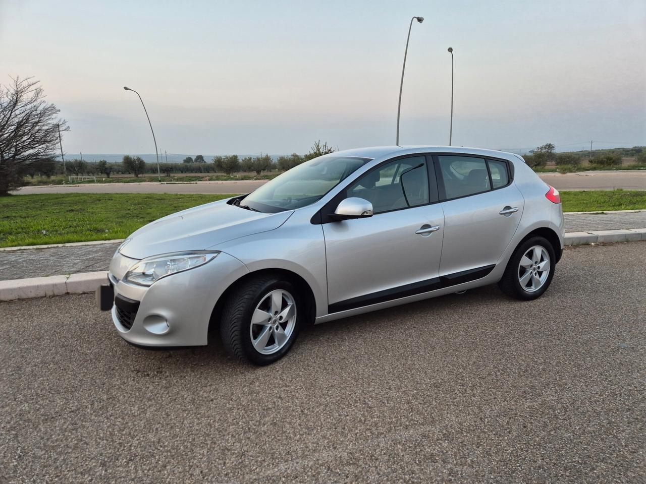 Renault Megane Mégane 1.5 dci diesel 110cv 2012