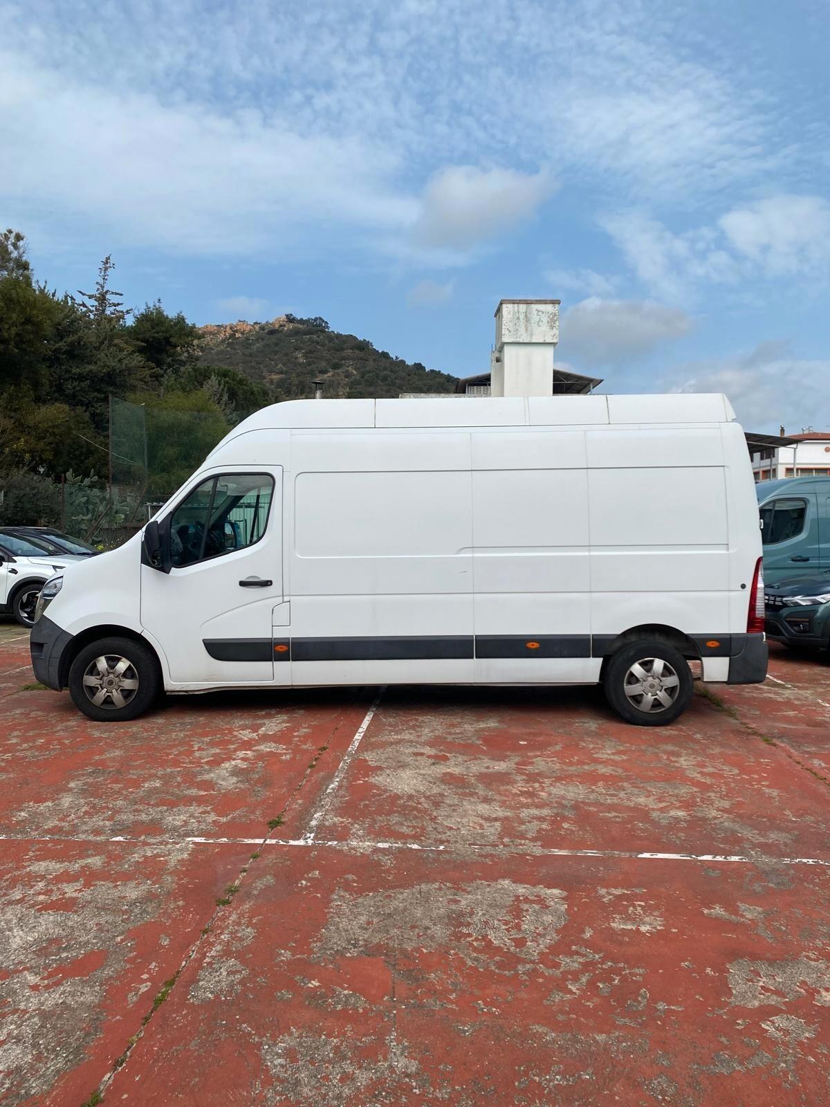 Nissan NV400 35 2.3 dCi 125CV PL Cabinato