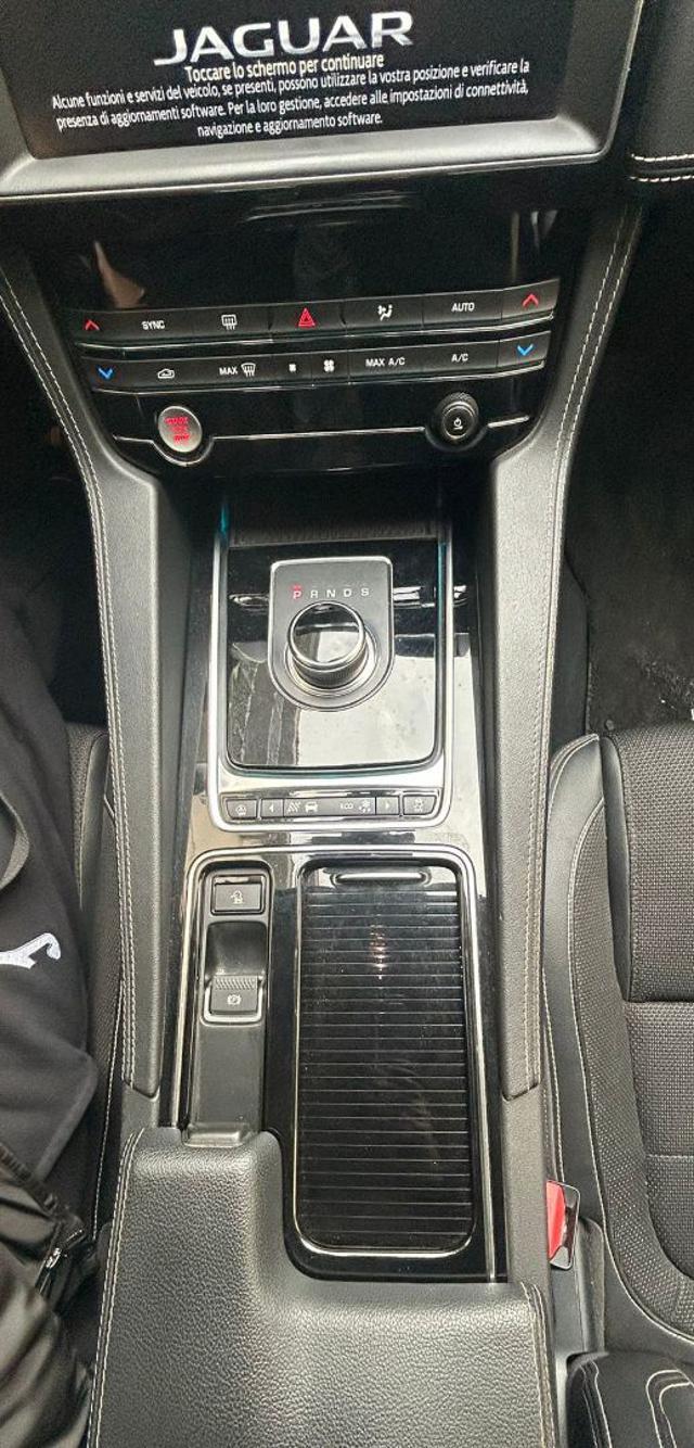 JAGUAR F-Pace 2.0 D 180 CV aut. R-Sport