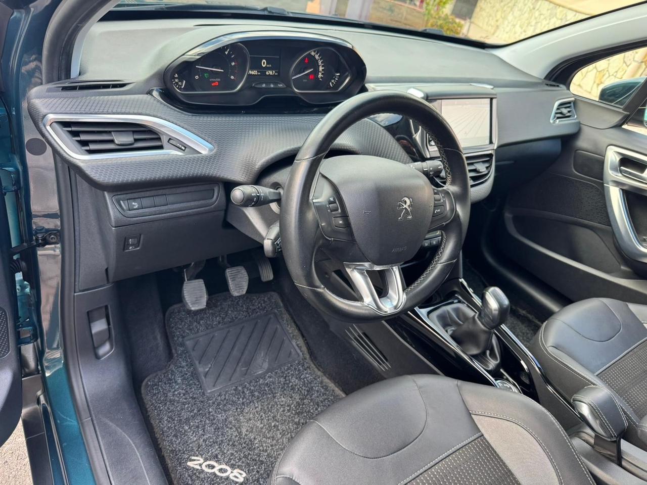Peugeot 2008 BlueHDi 100 Allure