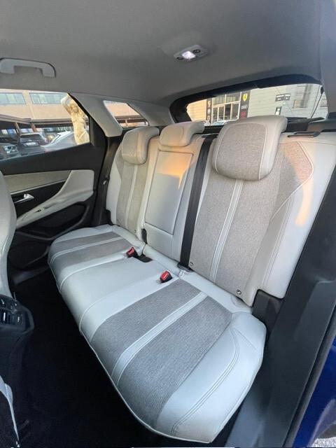 Peugeot 3008 BlueHDi 130 S&S EAT8 Allure