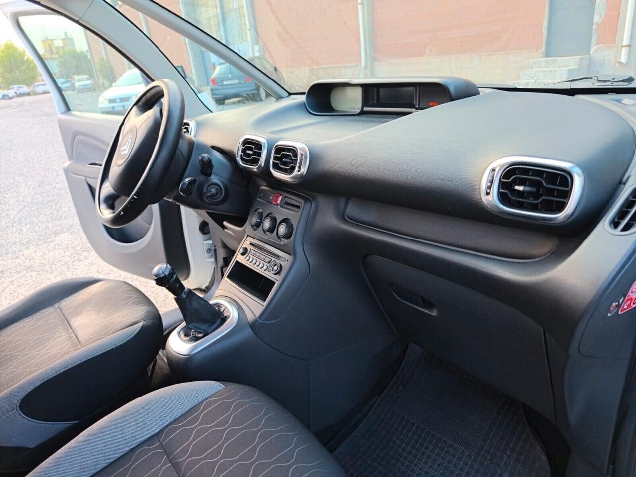 Citroen C3 Picasso 2015----1.6 Diesel