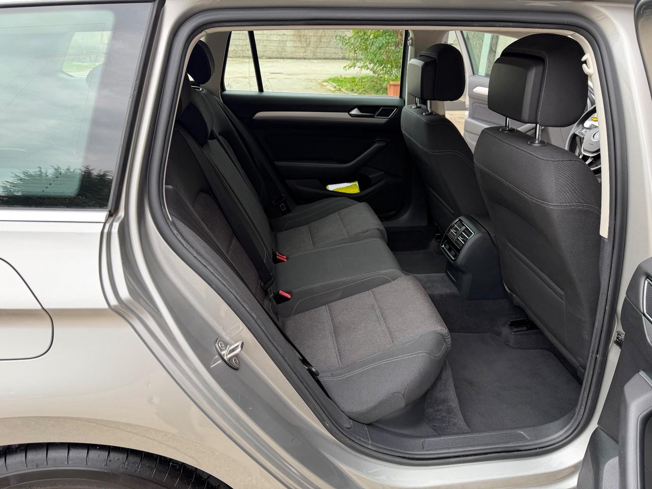 Volkswagen Passat Variant 1.6 TDI Trendline BlueMotion Technology