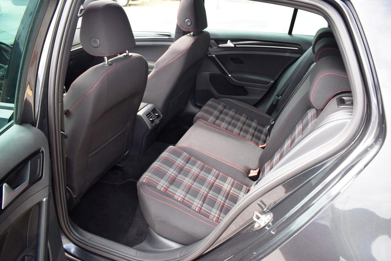 Volkswagen Golf GTI 2.0 220cv 5p TETTO APRIBILE + KIT INVERNO