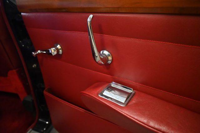 DAIMLER Sovereign 2.5 V8 AUTO GUIDA A DESTRA PERFETTA ITALIANA NUOVA