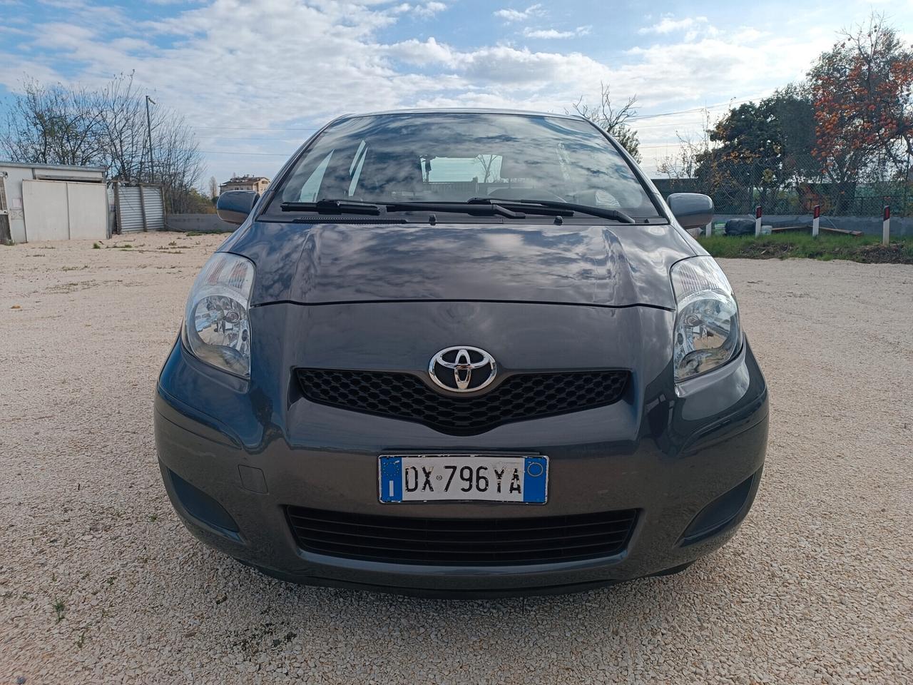 Toyota Yaris 1.0 benzina garanzia