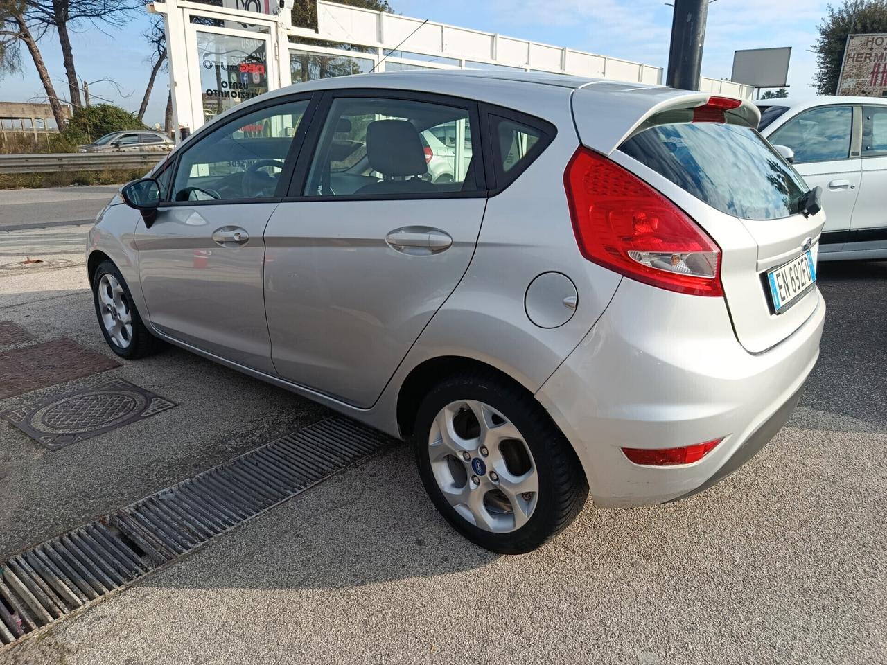 Ford Fiesta 1.4 TDCi 70CV 5p. Titanium
