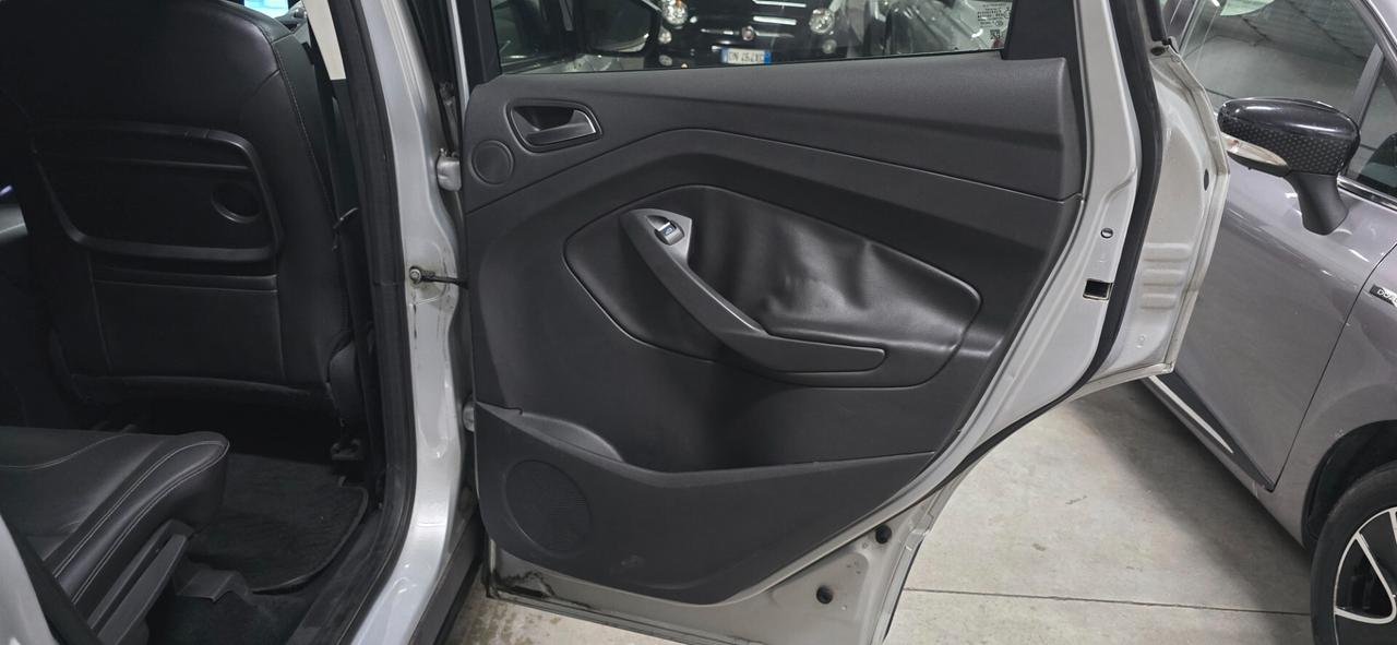 Ford Kuga 2.0 TDCI 140 CV 4WD Business