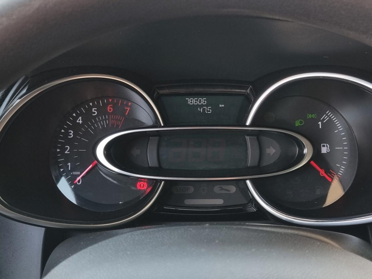 Clio IV 1.2 16v Zen 75cv