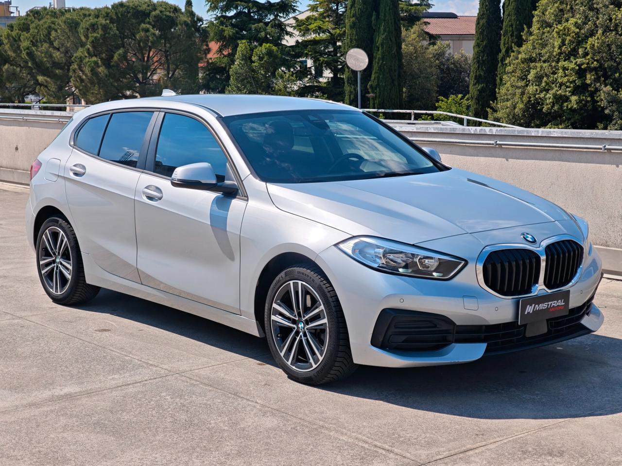 Bmw 116 116d 5p. Business Advantage