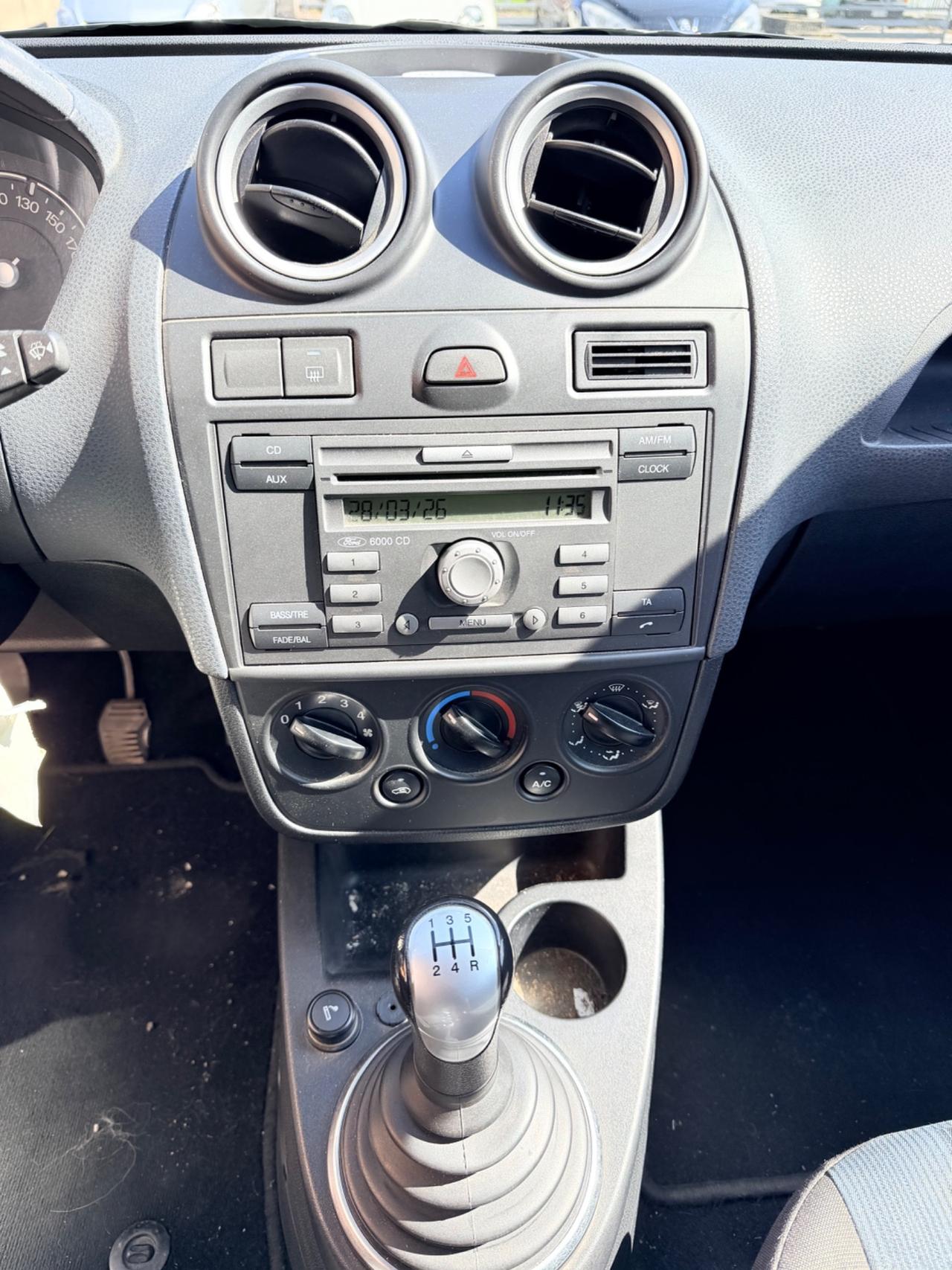 Ford Fiesta 1.4 TDCi 75cv Neopatentati