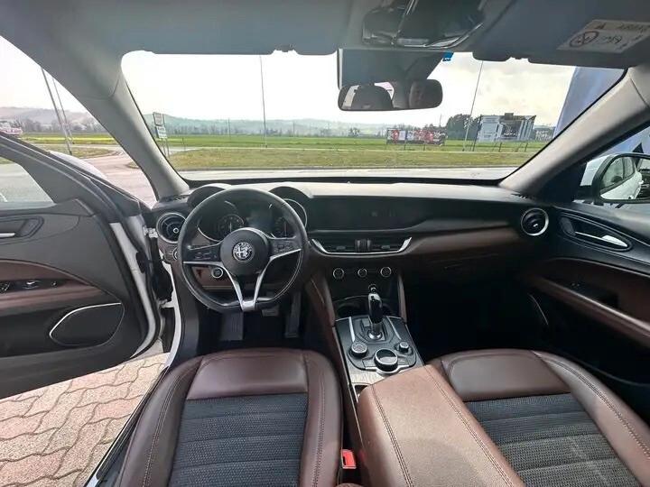 Alfa Romeo Stelvio 2.2 Turbodiesel 210 CV AT8 Q4 Executive 180cv