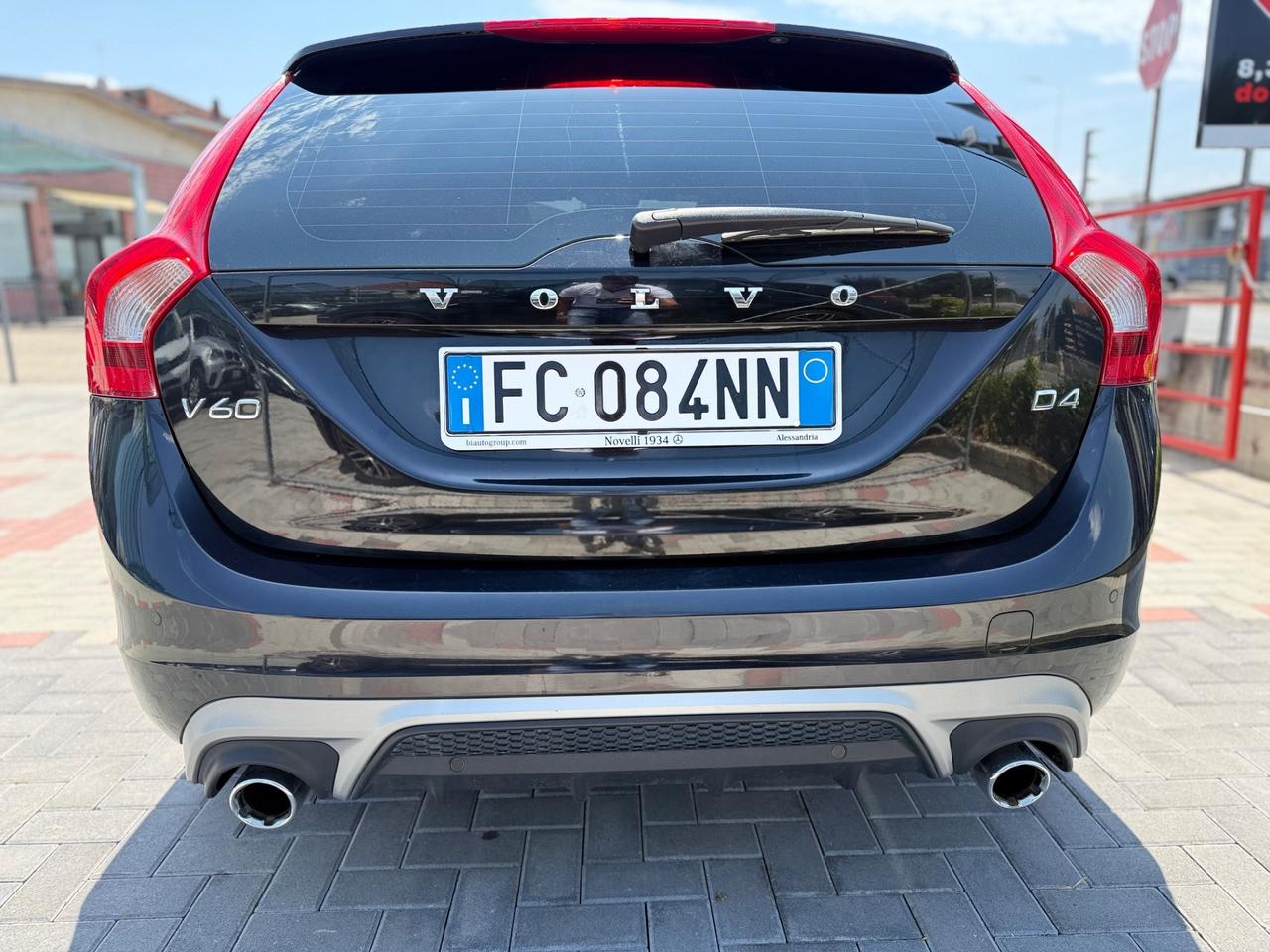 Volvo V60 D4 Geartronic R-design-181CV UNIC PROPRIETARIO