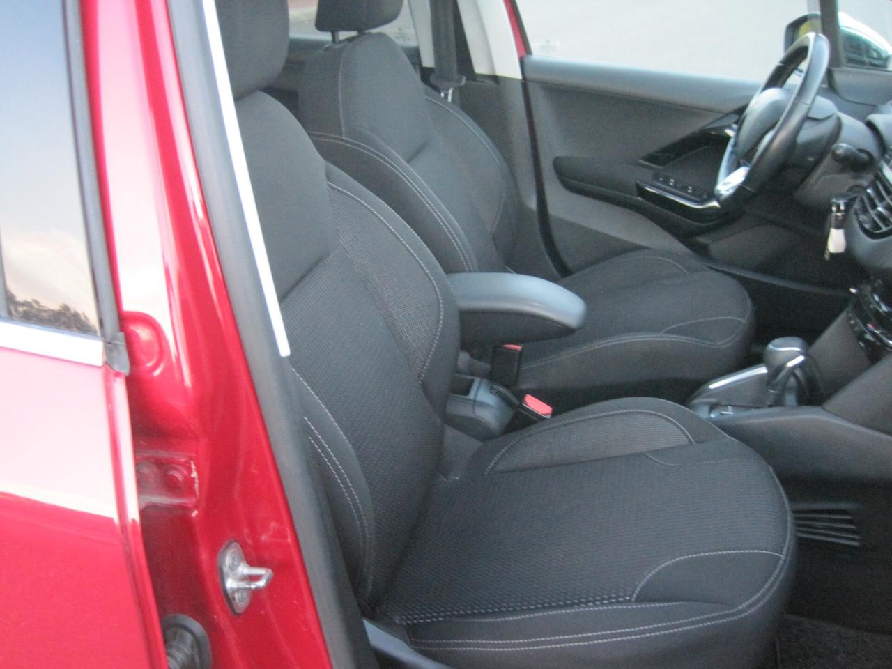 Peugeot 208 PureTech Turbo 110 EAT6 S&S 5 porte Allure