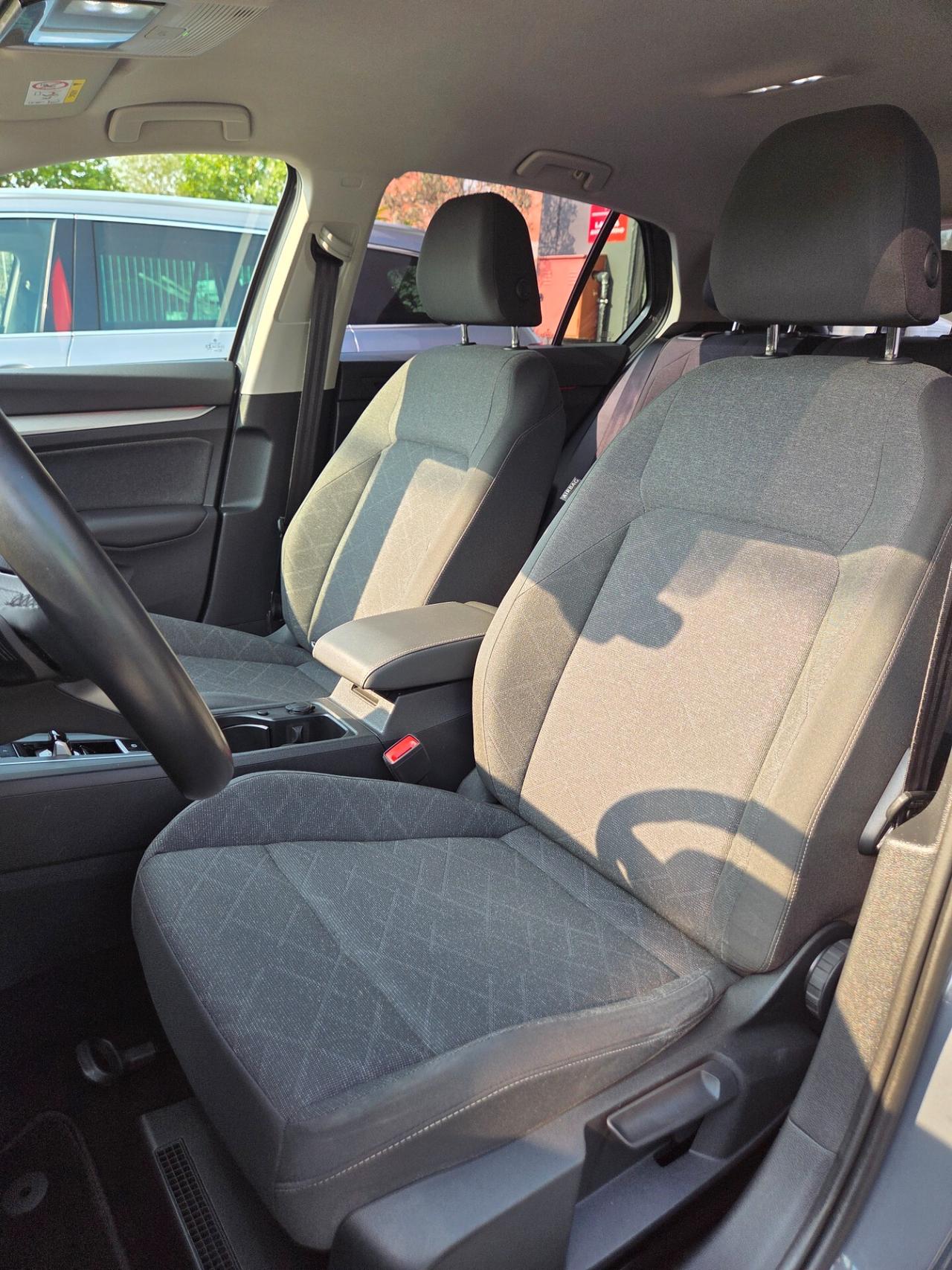 Volkswagen Golf 1.5 eTSI 130 CV EVO ACT DSG Life
