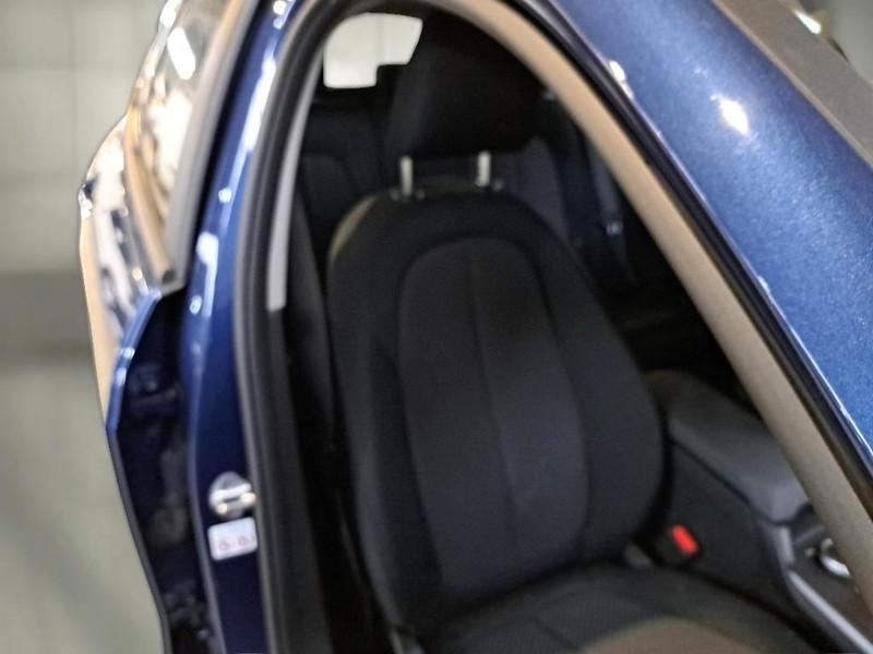 BMW 116 5 PORTE BERLINA
