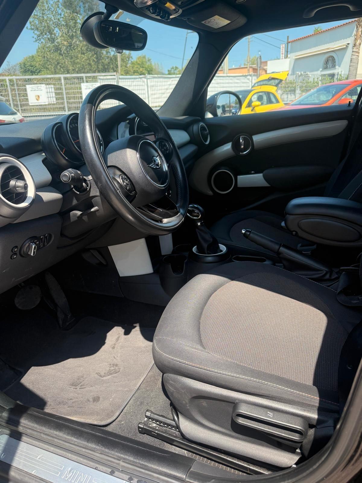 Mini 1.5 Cooper D Business XL 5 porte