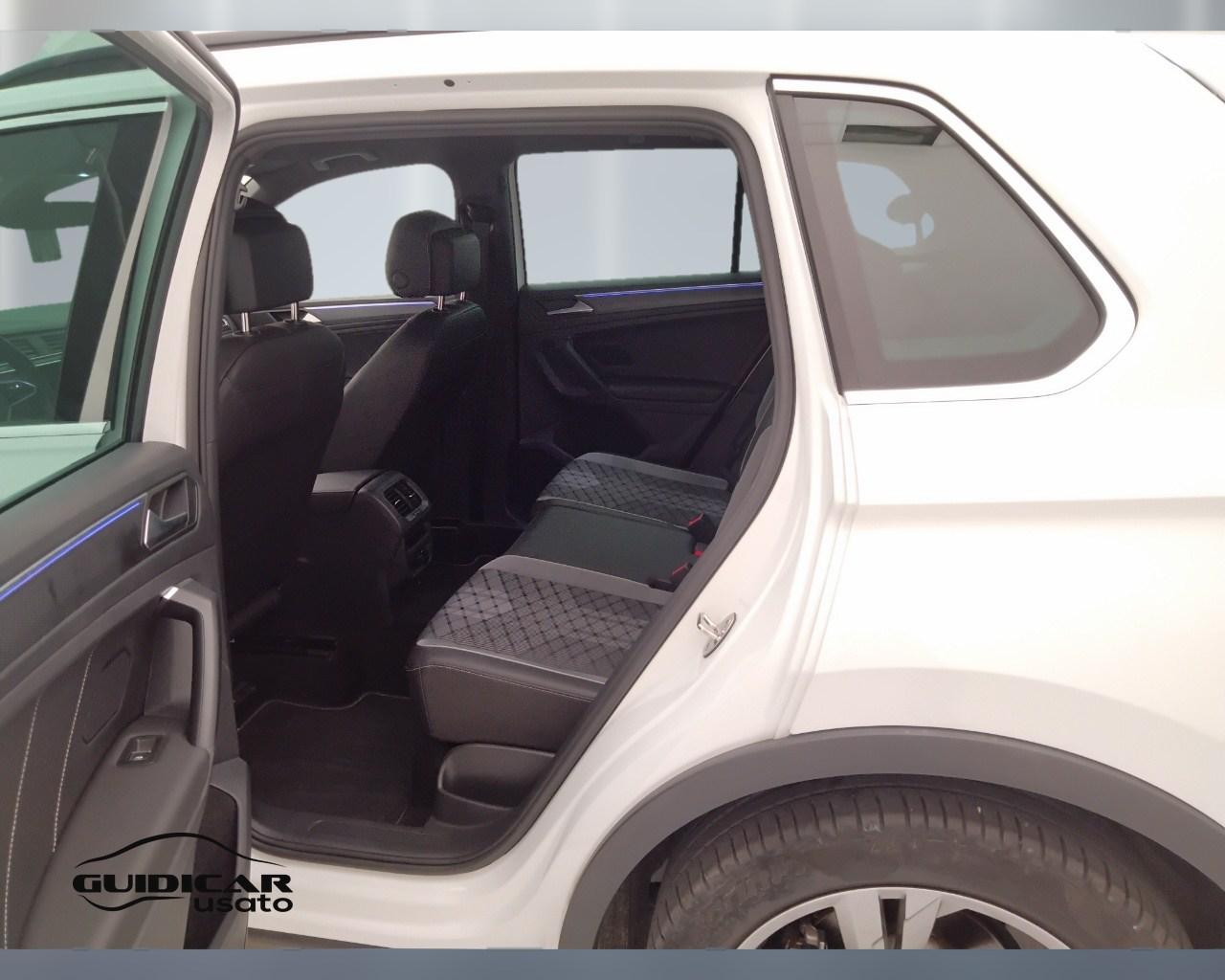 VOLKSWAGEN Tiguan II 2021 - Tiguan 1.5 tsi R-Line 150cv dsg