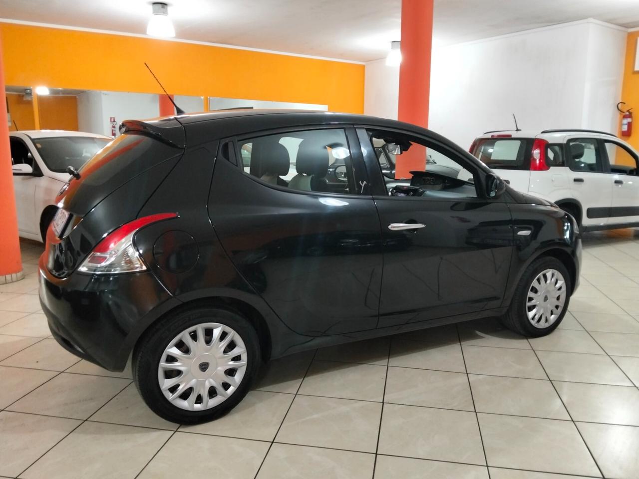 Lancia Ypsilon 1.2 gold