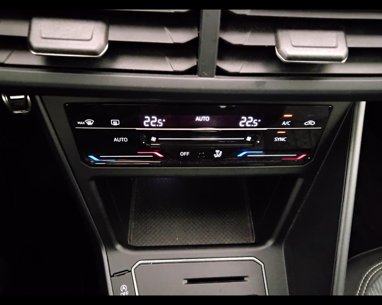 VOLKSWAGEN Taigo - Taigo 1.0 tsi R-Line 110cv