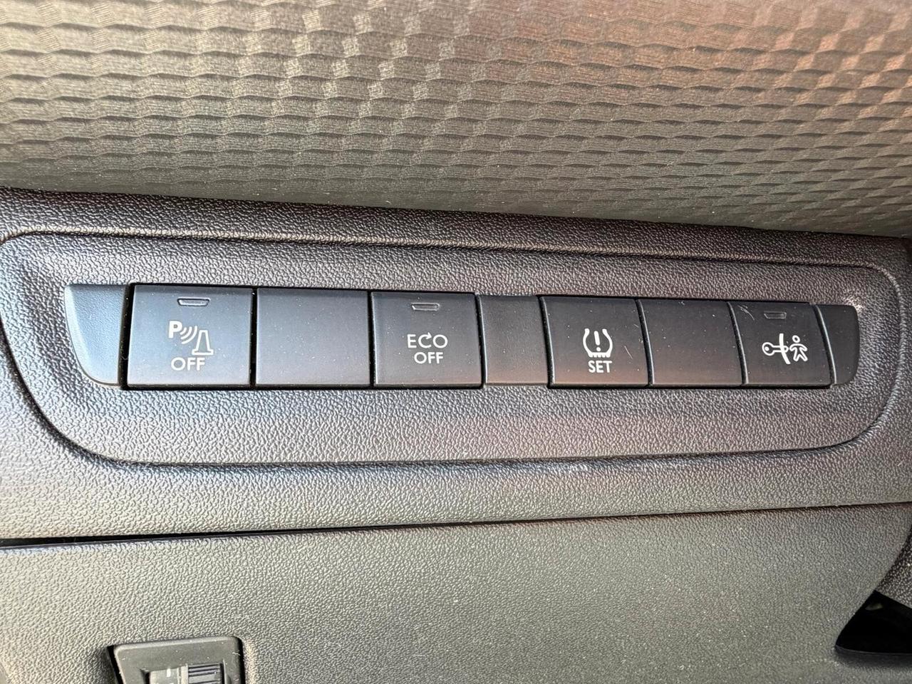 Peugeot 2008 1.6 e-HDi 115 CV Allure BLOCK SYSTEM