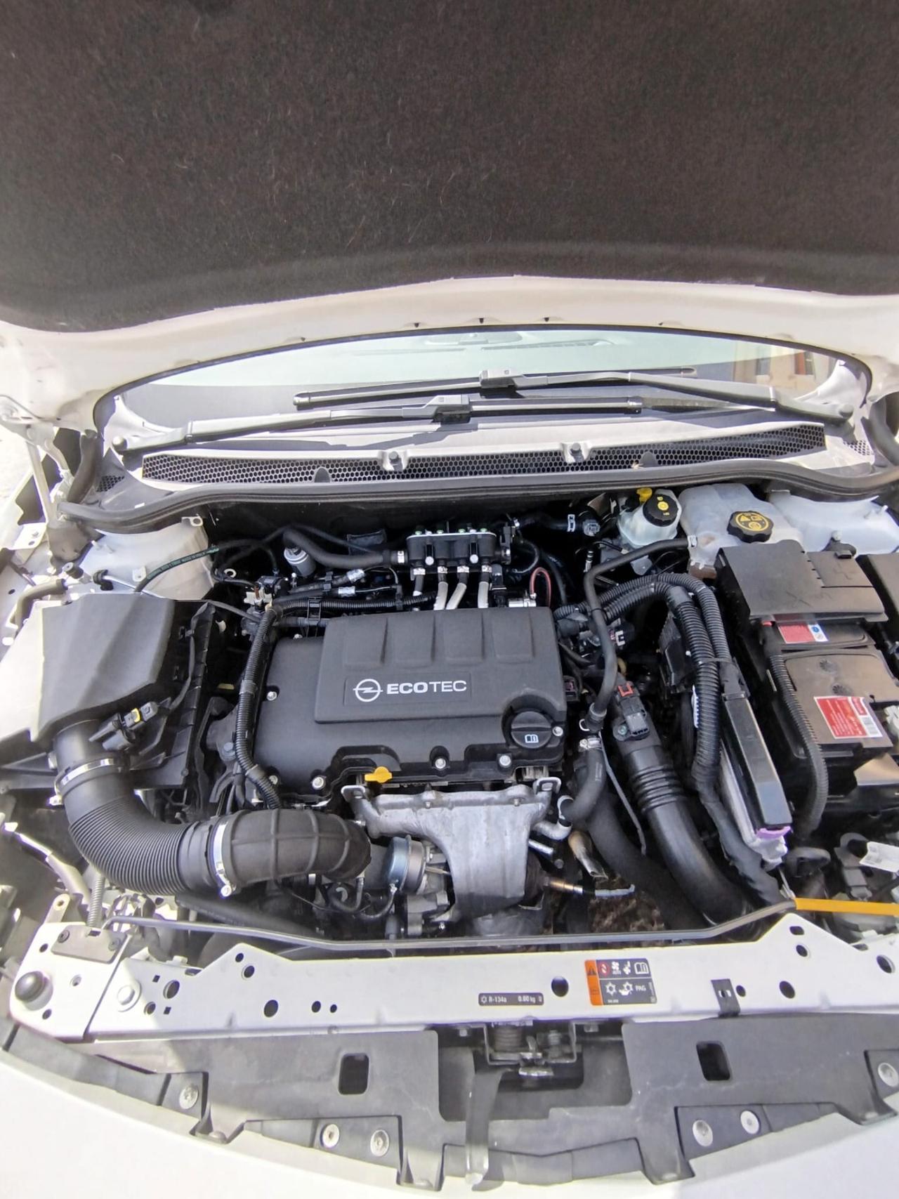 Opel Astra 1.4 Turbo 140CV 5 porte GPL Tech Cosmo
