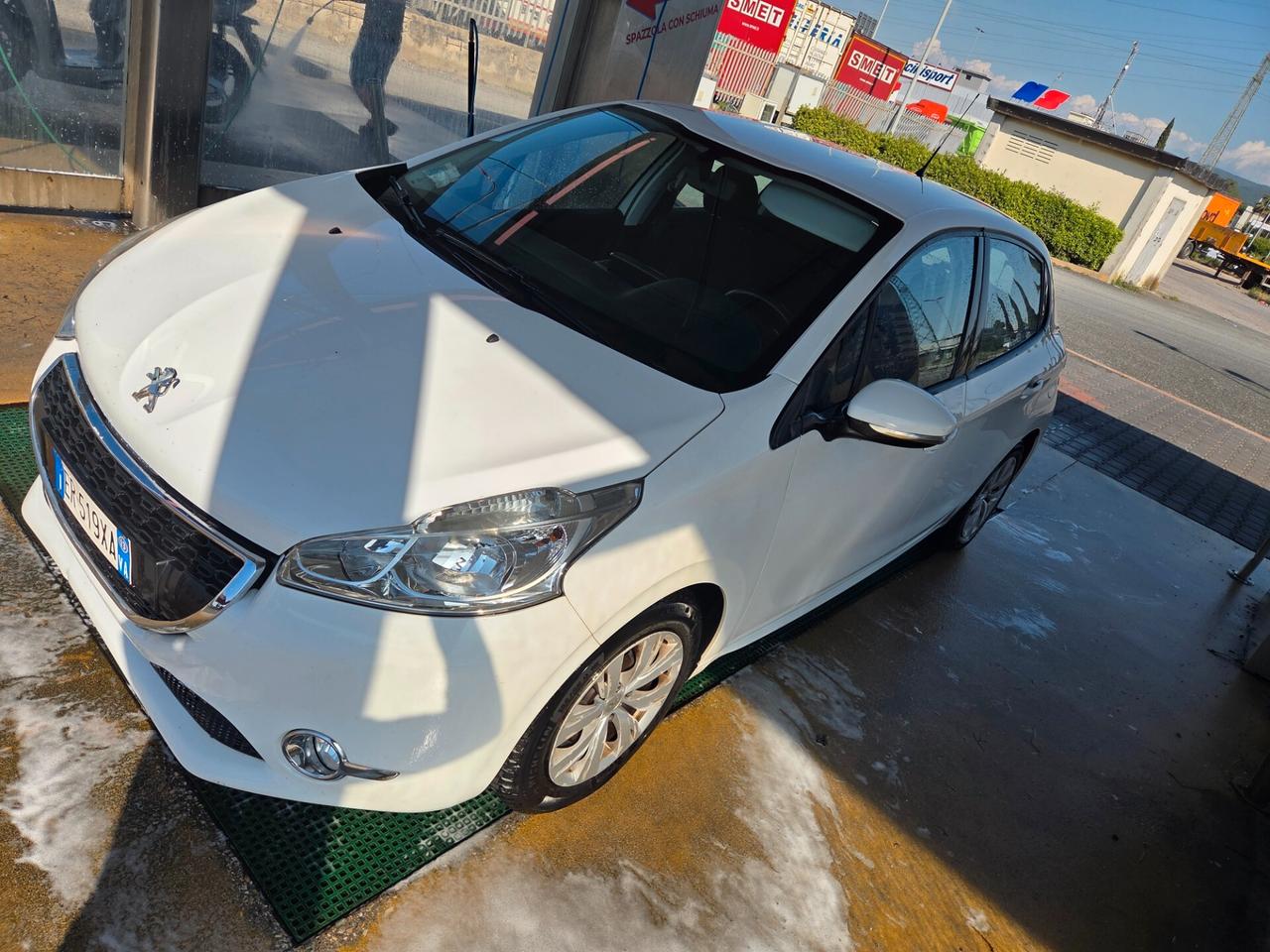 Peugeot 208 1.4 HDi 68 CV 5 porte 2013