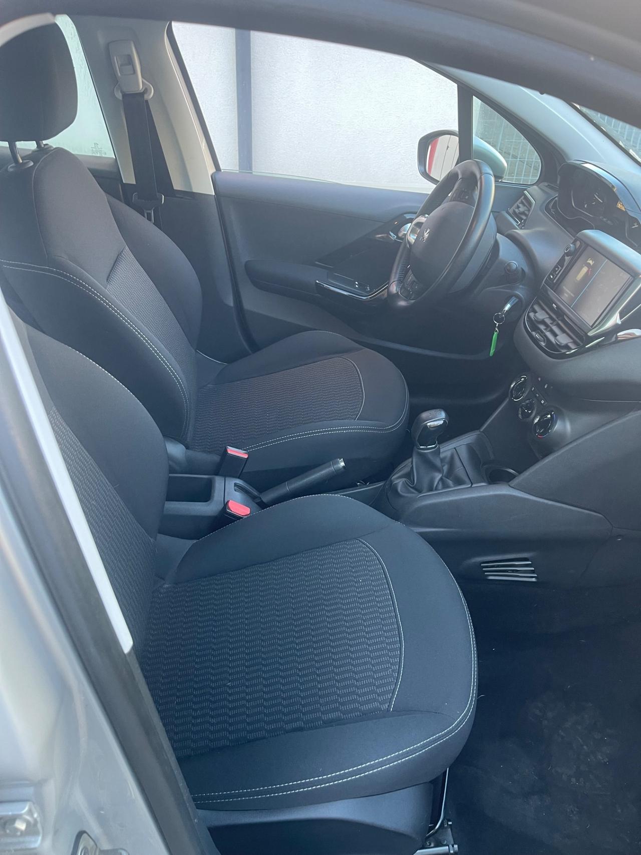 Peugeot 208 82 5 porte Allure SI NEOPATENTATI