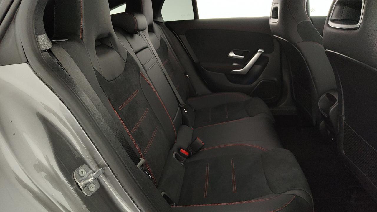 Mercedes-Benz CLA Shooting Brake 200 d AMG Line Advanced Plus auto