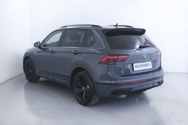 VOLKSWAGEN Tiguan 2.0 TDI 150 CV SCR DSG R-Line Black Pack/Matrix