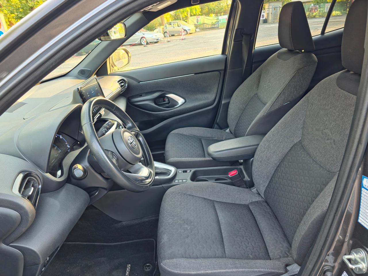 Toyota Yaris Cross 1.5 Hybrid 5p. E-CVT Business E6 Automatica NEO 2022