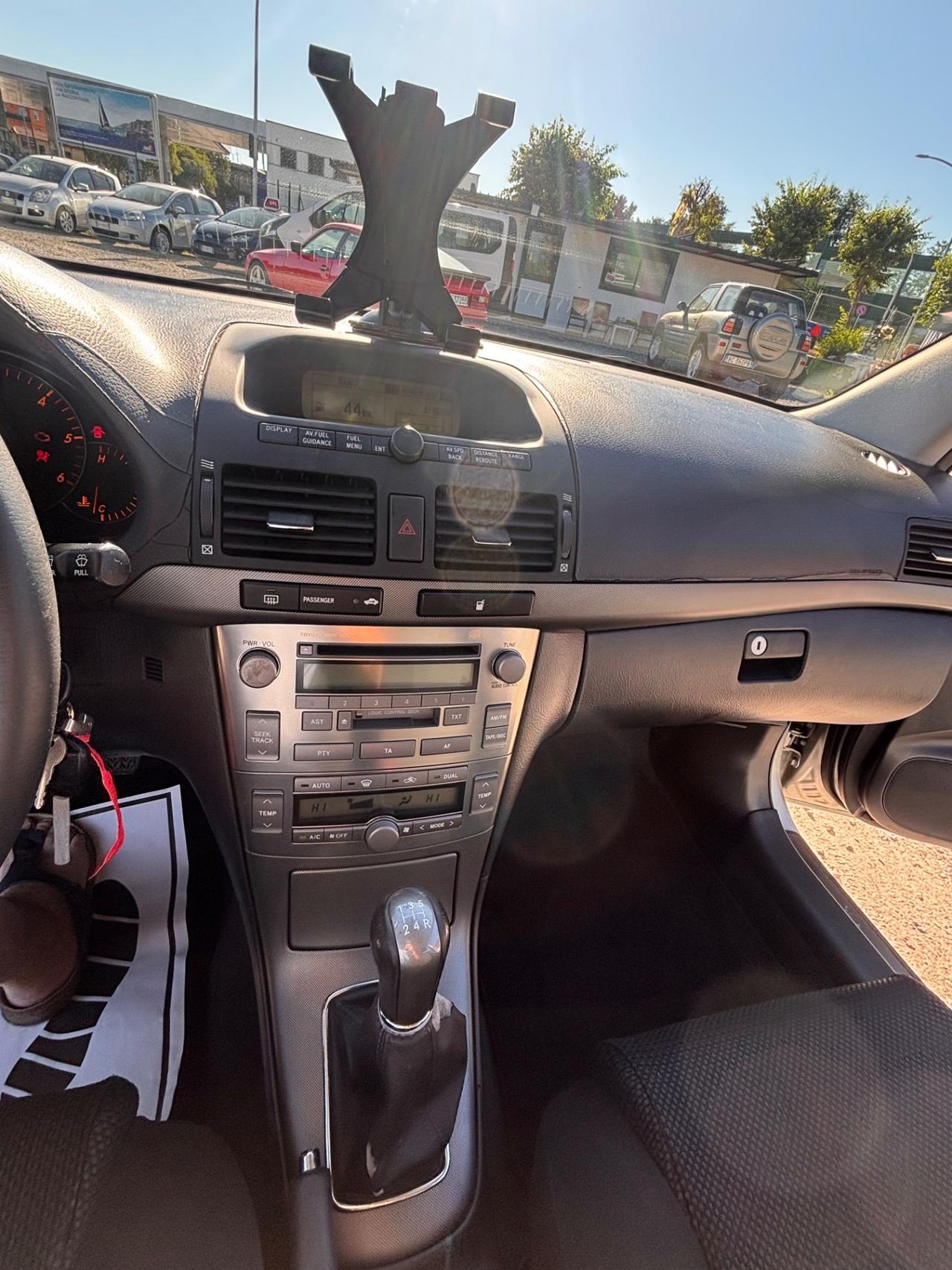 Toyota Avensis 2.0 D-4D 16V Station Wagon