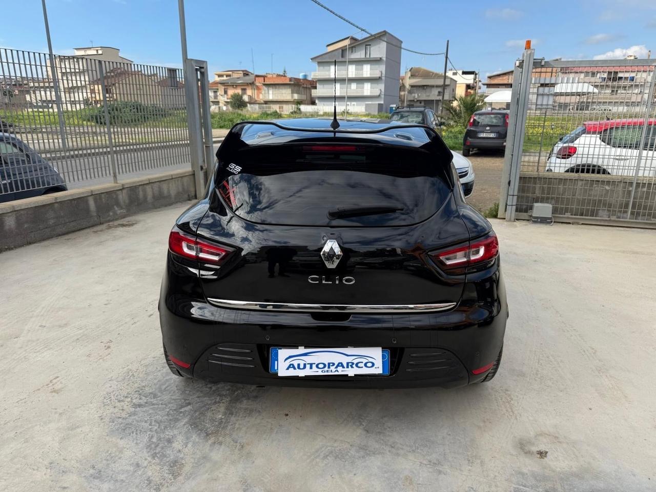 Renault Clio dCi 8V 90 CV EDC 5 porte Moschino Intens
