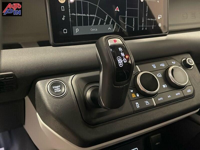 Land Rover Defender 3.0D I6 200 110 SE AWD auto.