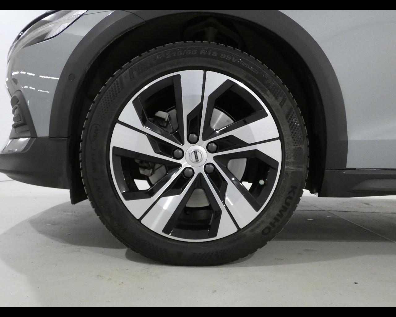 VOLVO V60 CC (2018-2024) - V60 Cross Country B4 (d) AWD automatico Ultimate