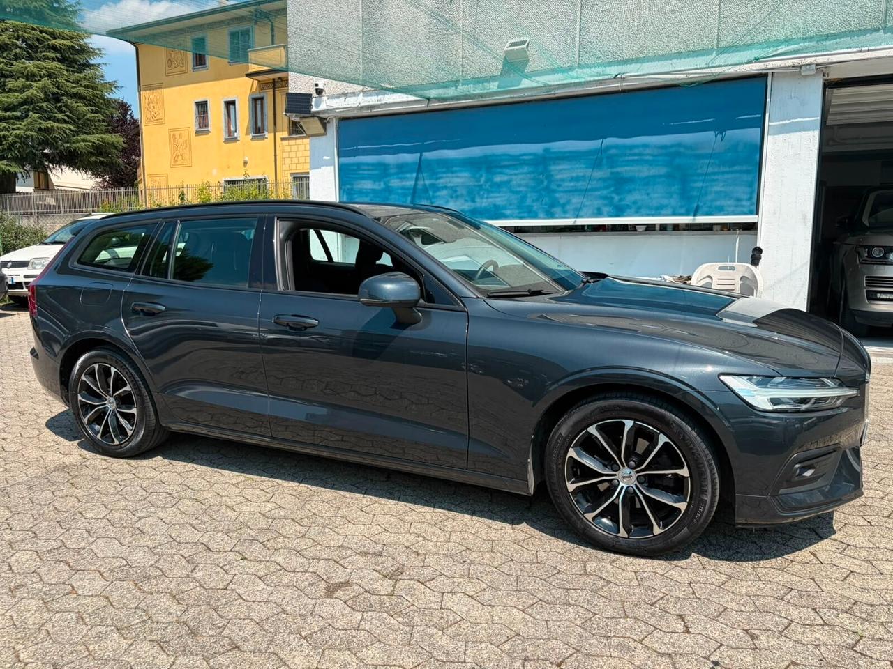 Volvo V60 D3 Business Plus*EURO6*NAVI*CERCHI