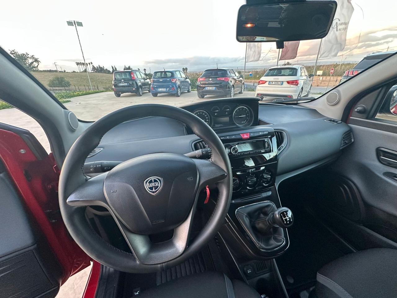 Lancia Ypsilon 1.2 70 CV Silver