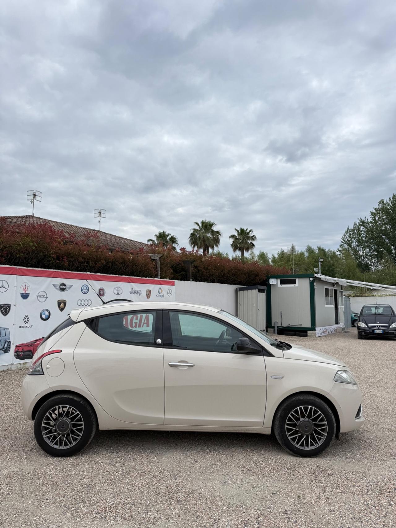 Lancia Ypsilon 1.2 69 CV 5 porte GPL Ecochic Gold