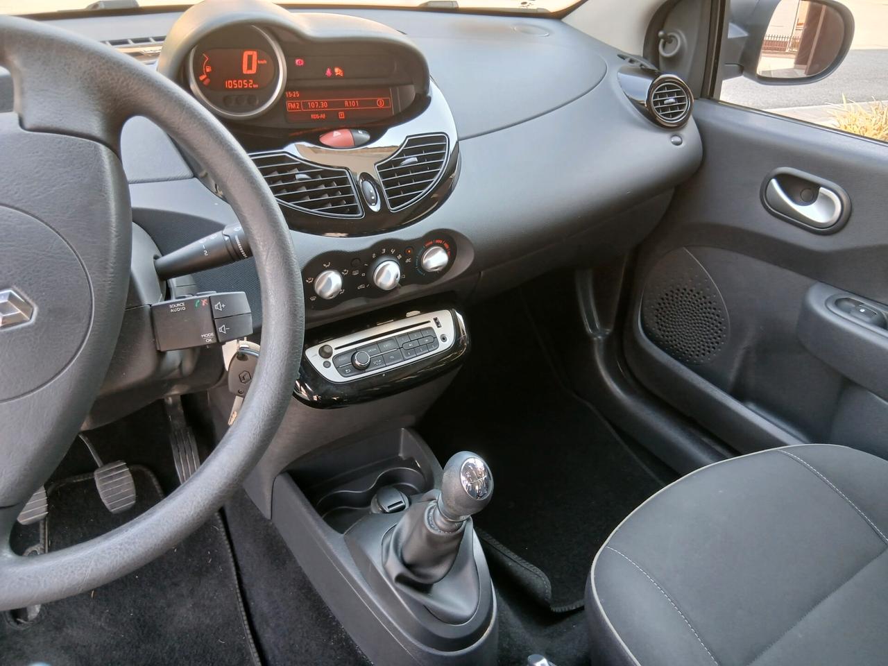 Renault Twingo 1.2 night & day unico prop tua a € 158 mese