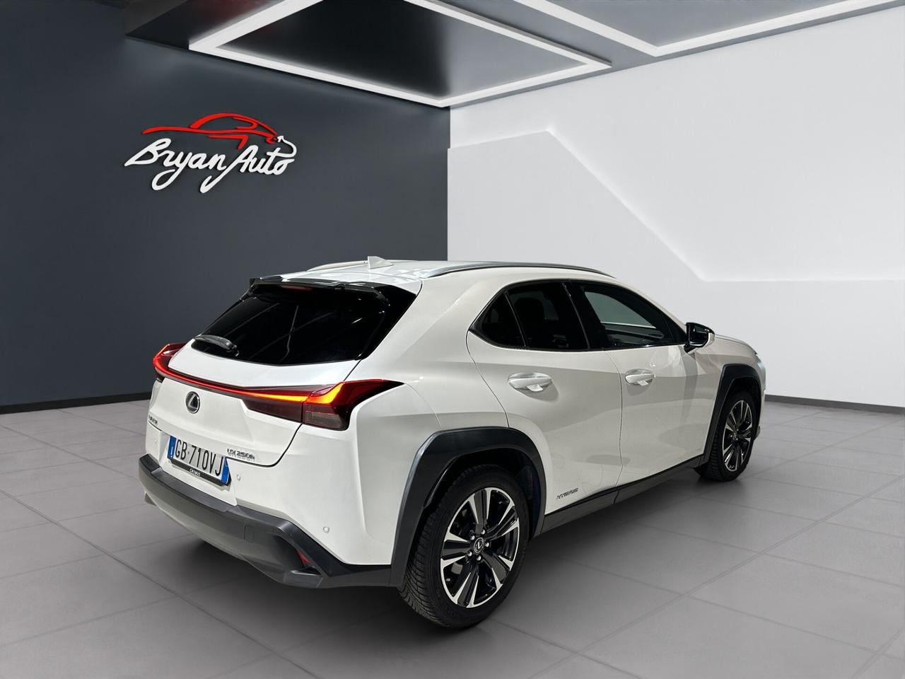 Lexus UX 250h 2.0 Luxury 2wd cvt