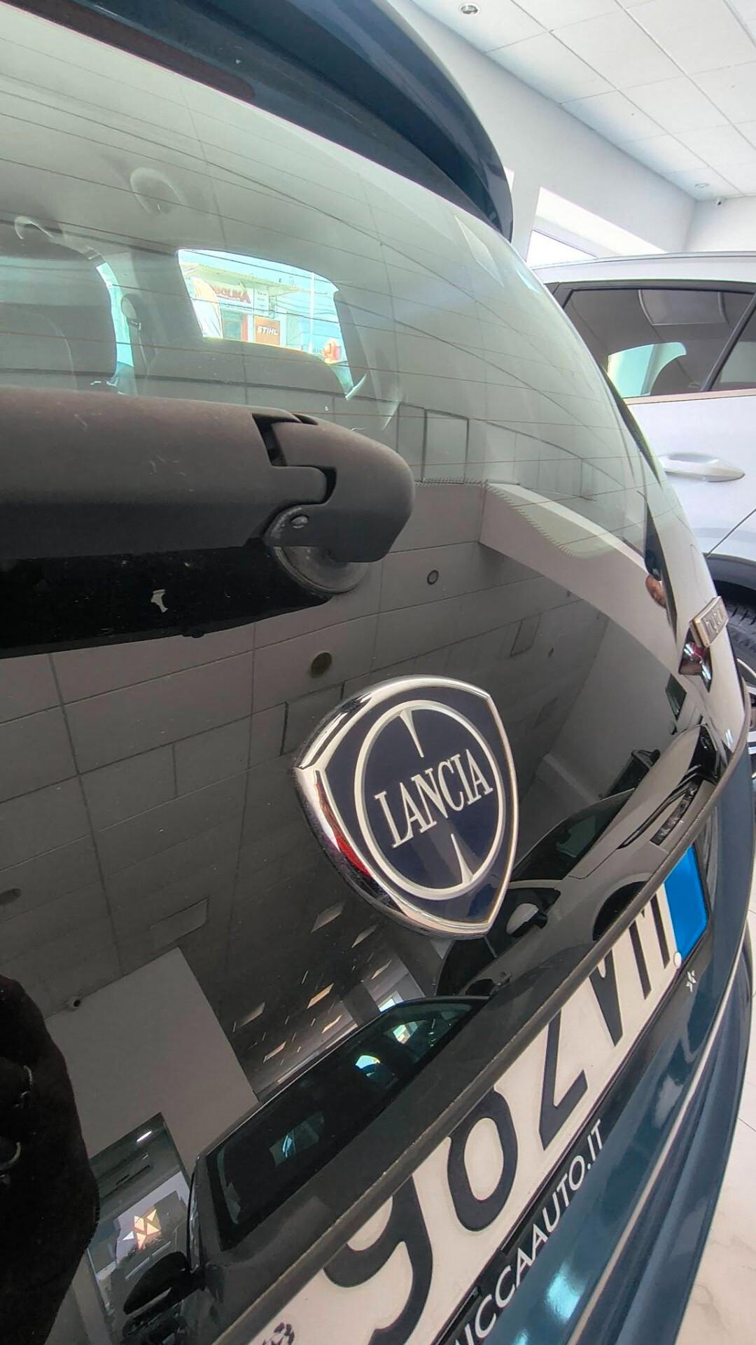 Lancia Ypsilon 1.0 FireFly 5 porte S&S Hybrid Silver Plus