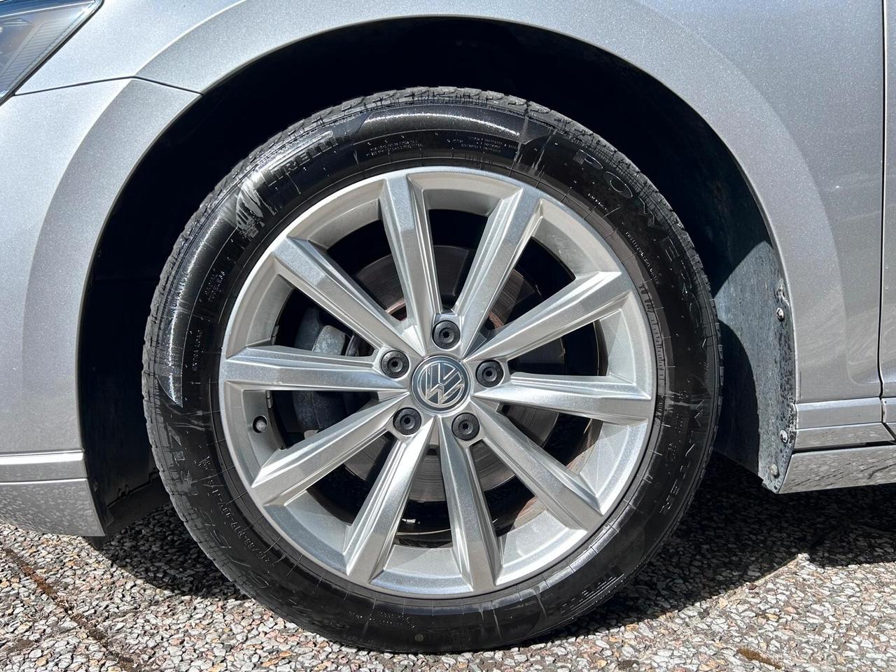 Volkswagen Passat Variant 1.6 TDI SCR DSG Business BMT